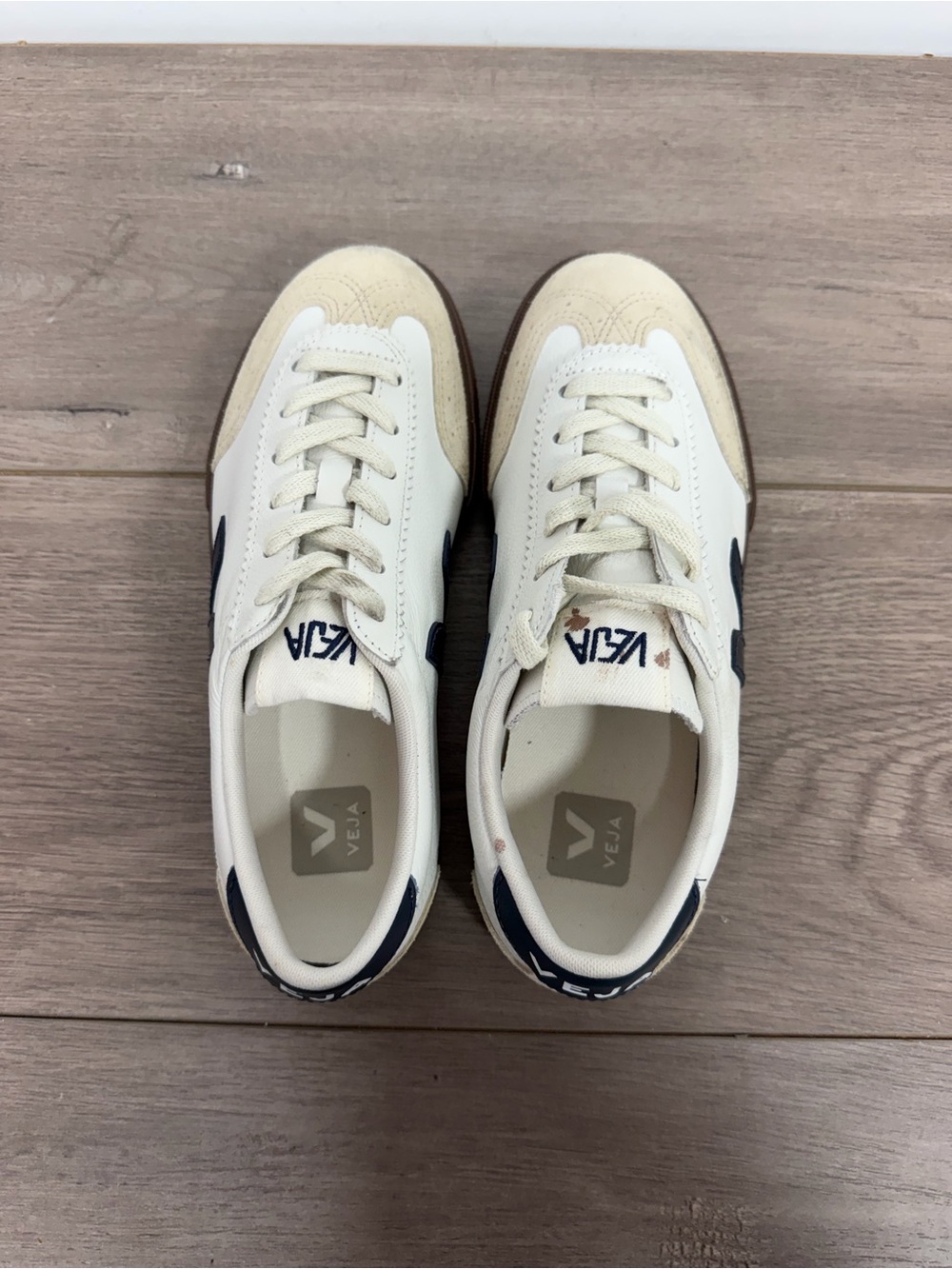 Used women Veja Volley Leather Sneakers size 7 - Picture 6 of 10
